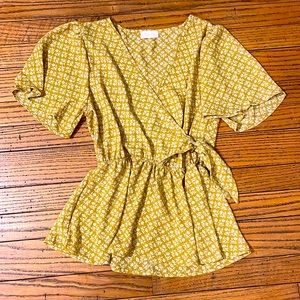 Pink Lily. Size Small. Super Cute Dress Shirt. Mustard Yellow.